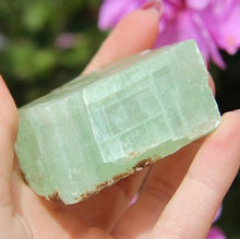 Load image into Gallery viewer, Rare Quality Premium Green Calcite