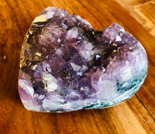 Load image into Gallery viewer, Amethyst Heart 4 Inch (B)