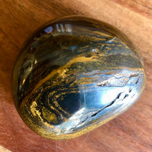 Load image into Gallery viewer, Tiger Iron Palm Stone, P60