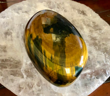 Load image into Gallery viewer, Blue Tiger Eye/ Hawk Eye Palm Stone P59
