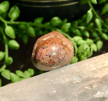 Load image into Gallery viewer, Natural Raw Corundum Sapphire, P42