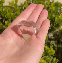 Load image into Gallery viewer, Quartz Pranic Diamond 16 facets (Costa design) for Chakra cleaning (31g)
