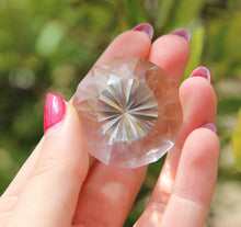 Load image into Gallery viewer, Quartz Pranic Diamond 16 facets (Costa design) for Chakra cleaning (31g)
