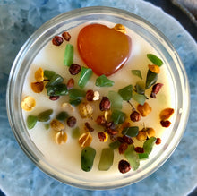 Load image into Gallery viewer, Crystal Candle (Joy &amp; Abundance) Breezy Muguet &amp; Sea Salt with Carnelian Heart and Green Jade
