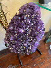 Load image into Gallery viewer, Amethyst With Stand
